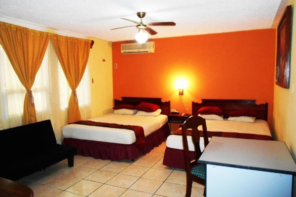 Hotel Suites Los Jicaros (San Pedro Sula)